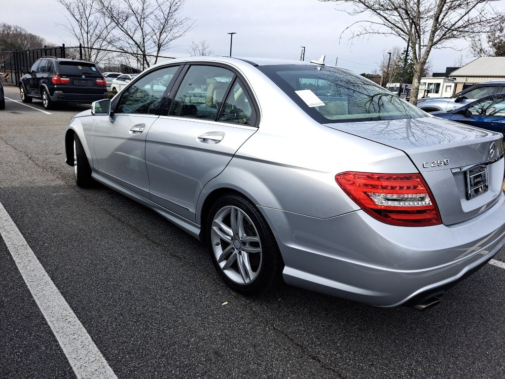 2014 Mercedes-Benz C-Class Image 10