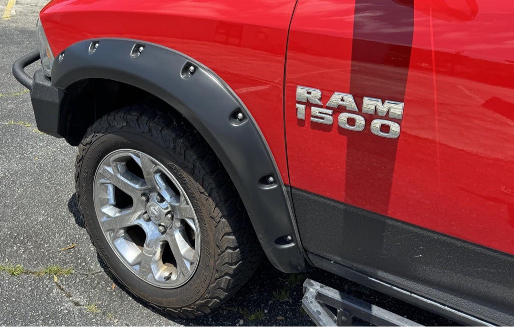 2015 RAM 1500 Image 32