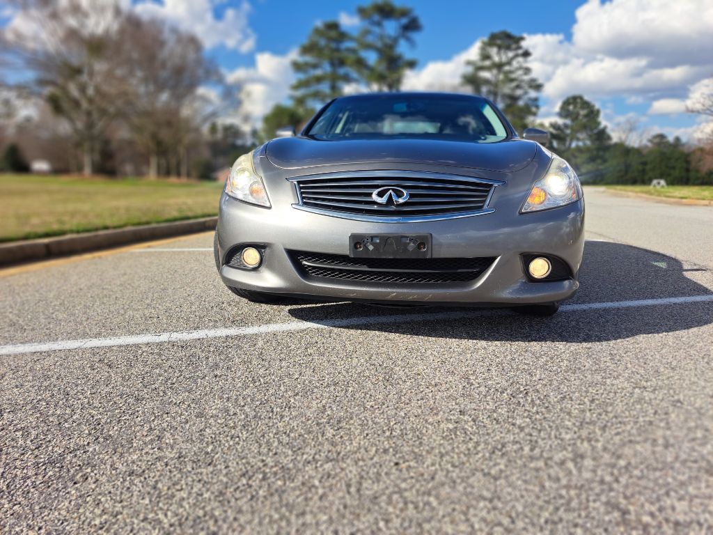 2010 INFINITI G37 Image 2