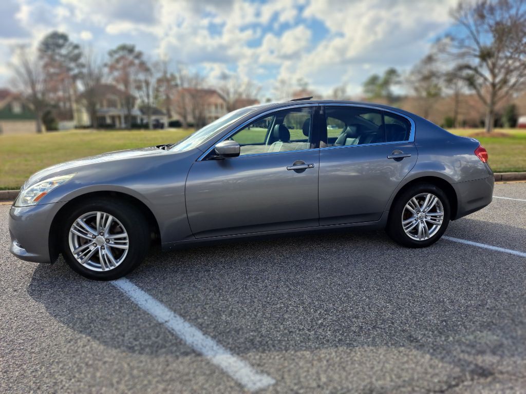 2010 INFINITI G37 Image 3