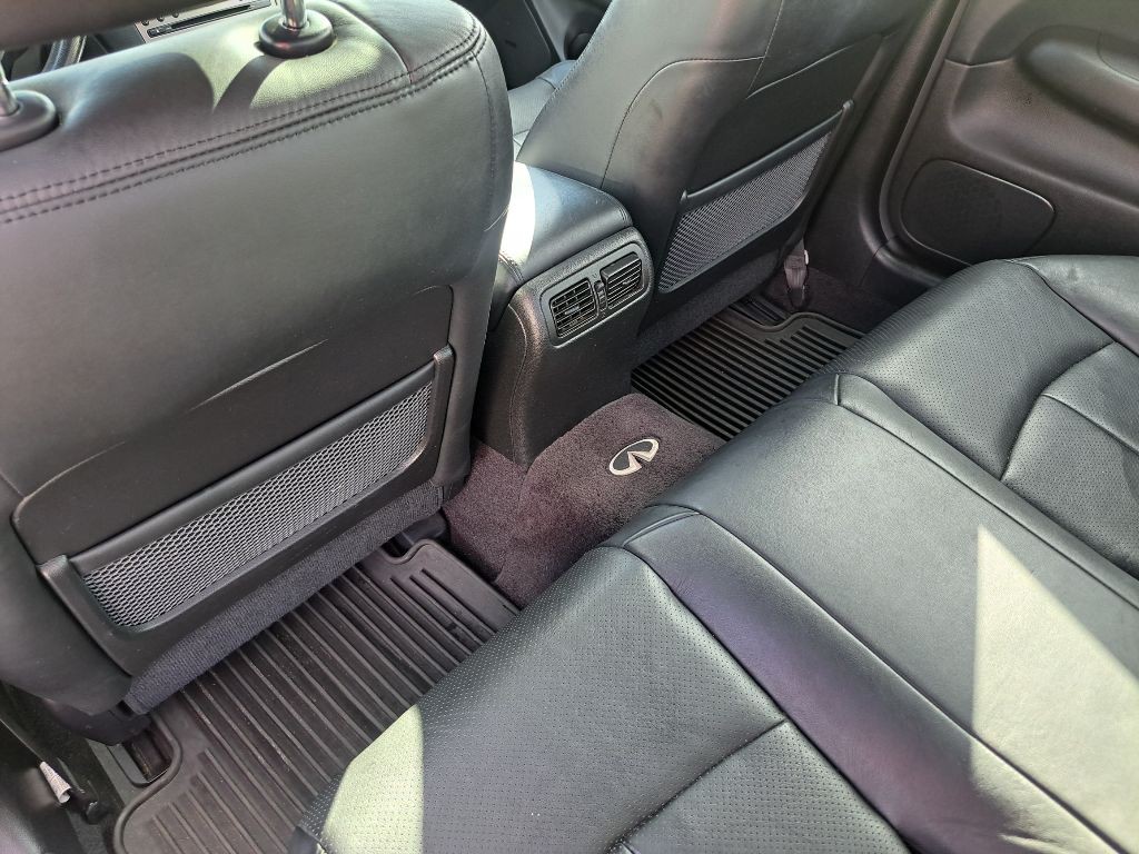 2010 INFINITI G37 Image 14