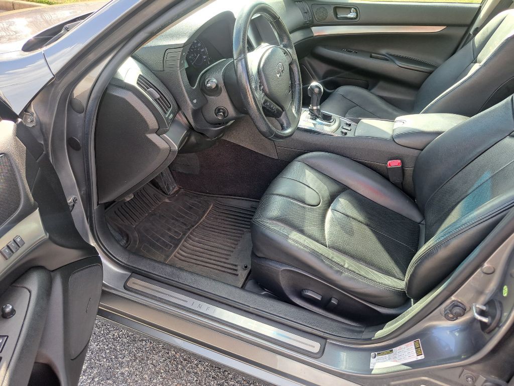 2010 INFINITI G37 Image 16