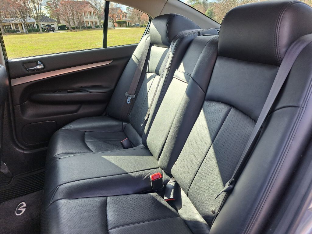 2010 INFINITI G37 Image 17