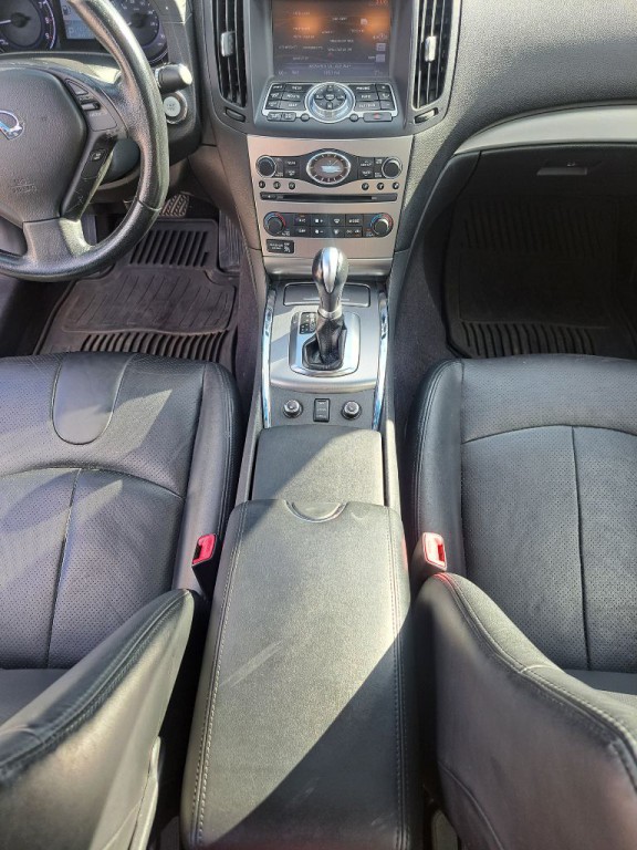 2010 INFINITI G37 Image 25