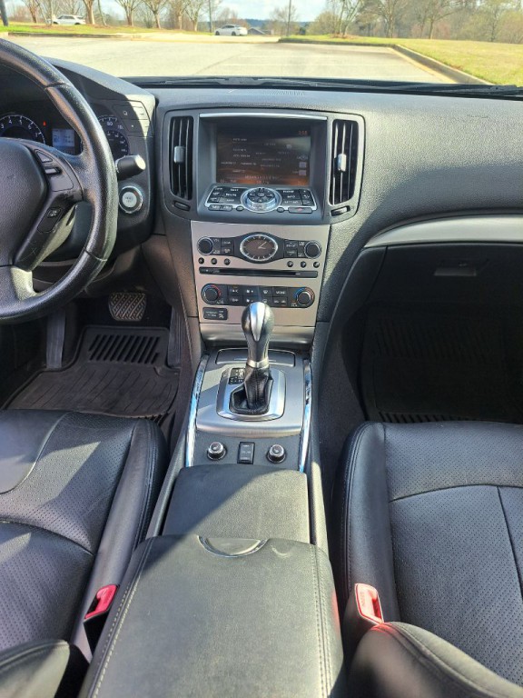 2010 INFINITI G37 Image 26