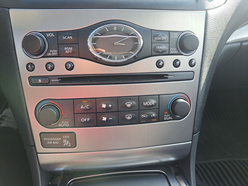 2010 INFINITI G37 Image 31