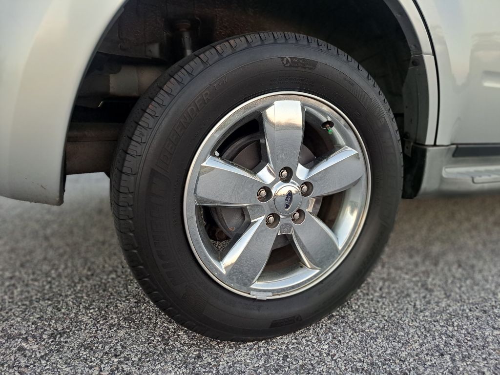 2010 Ford Escape Image 8