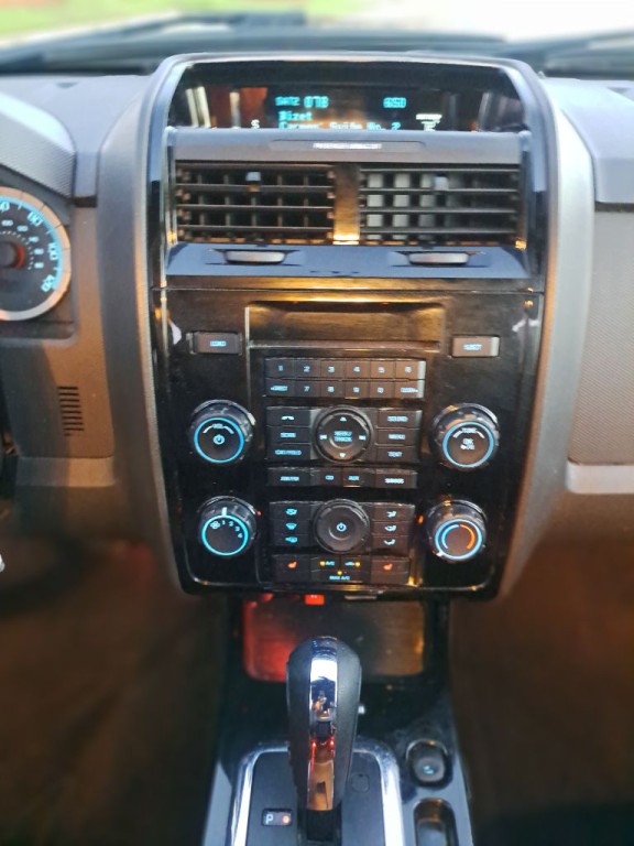 2010 Ford Escape Image 27