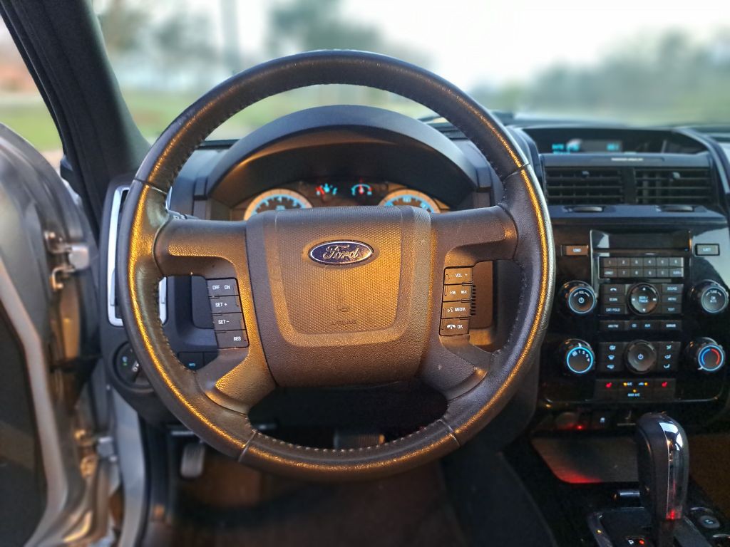2010 Ford Escape Image 34