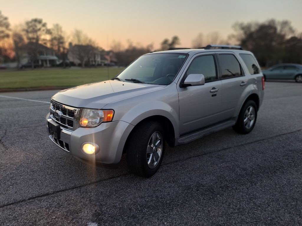 2010 Ford Escape Image 2