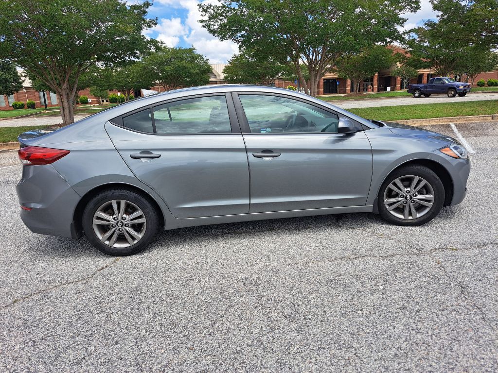 2018 Hyundai Elantra Image 8