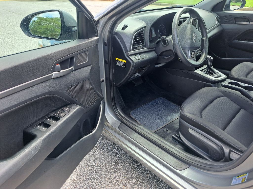 2018 Hyundai Elantra Image 12