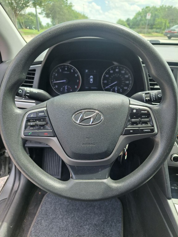 2018 Hyundai Elantra Image 16