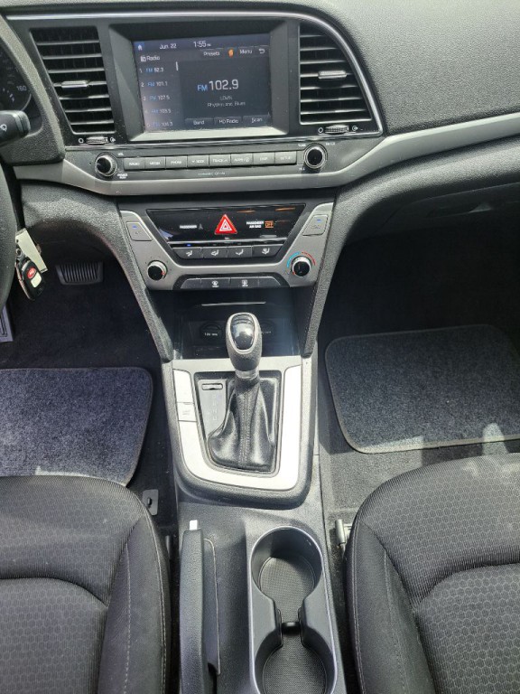 2018 Hyundai Elantra Image 17