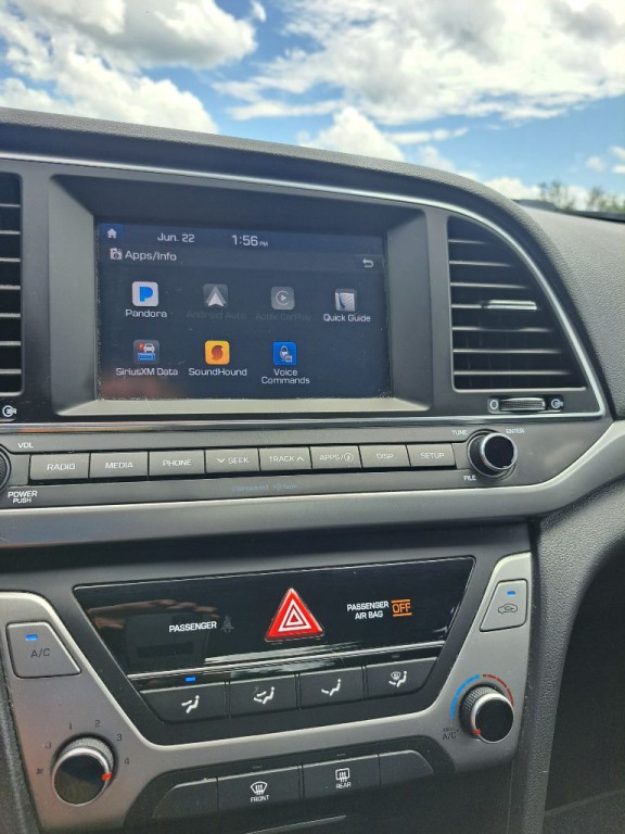 2018 Hyundai Elantra Image 21