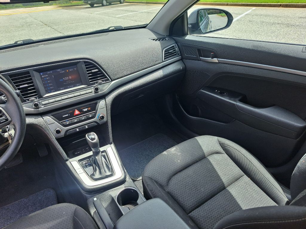 2018 Hyundai Elantra Image 22