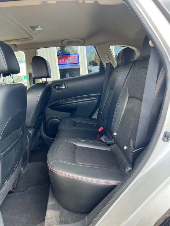 2011 Nissan Rogue Image 12