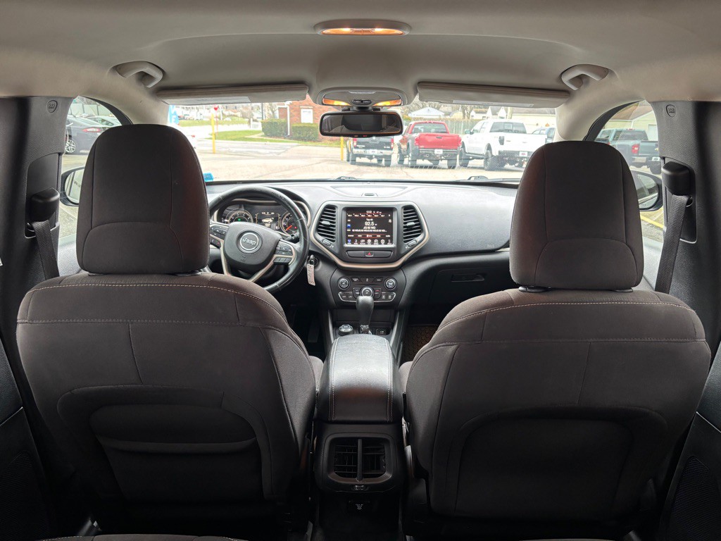 2015 Jeep Cherokee Image 9