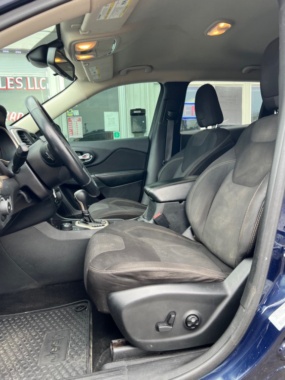 2015 Jeep Cherokee Image 11