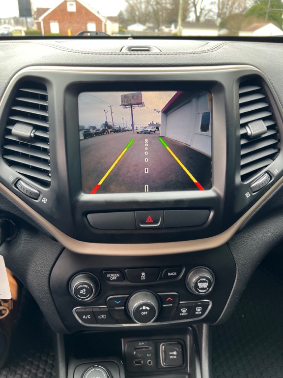 2015 Jeep Cherokee Image 14