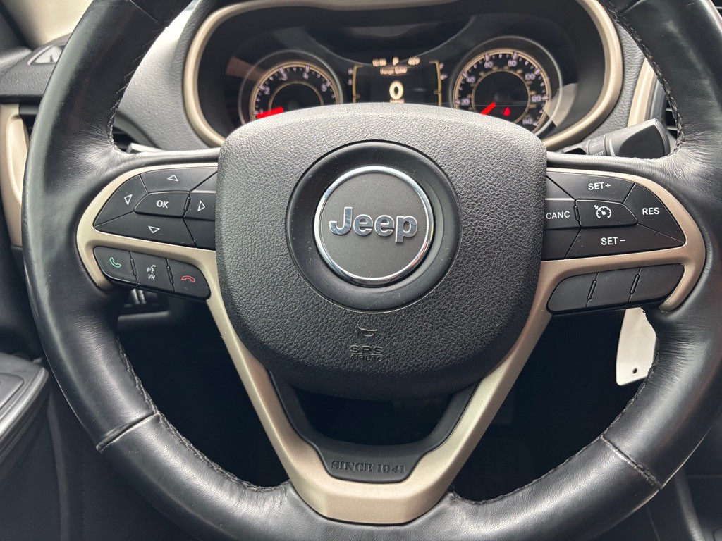 2015 Jeep Cherokee Image 17