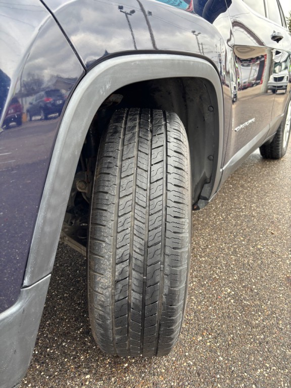 2015 Jeep Cherokee Image 24