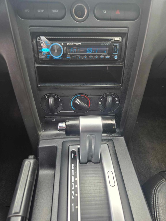 2006 Ford Mustang Image 13