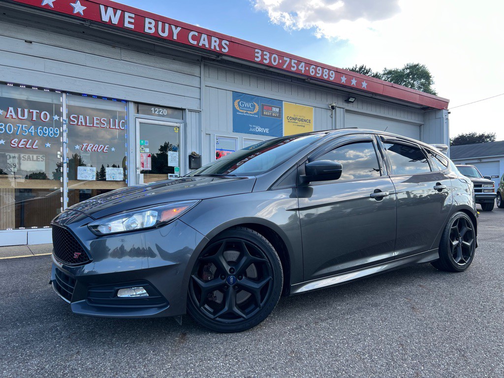 2016 Ford Focus Image 1