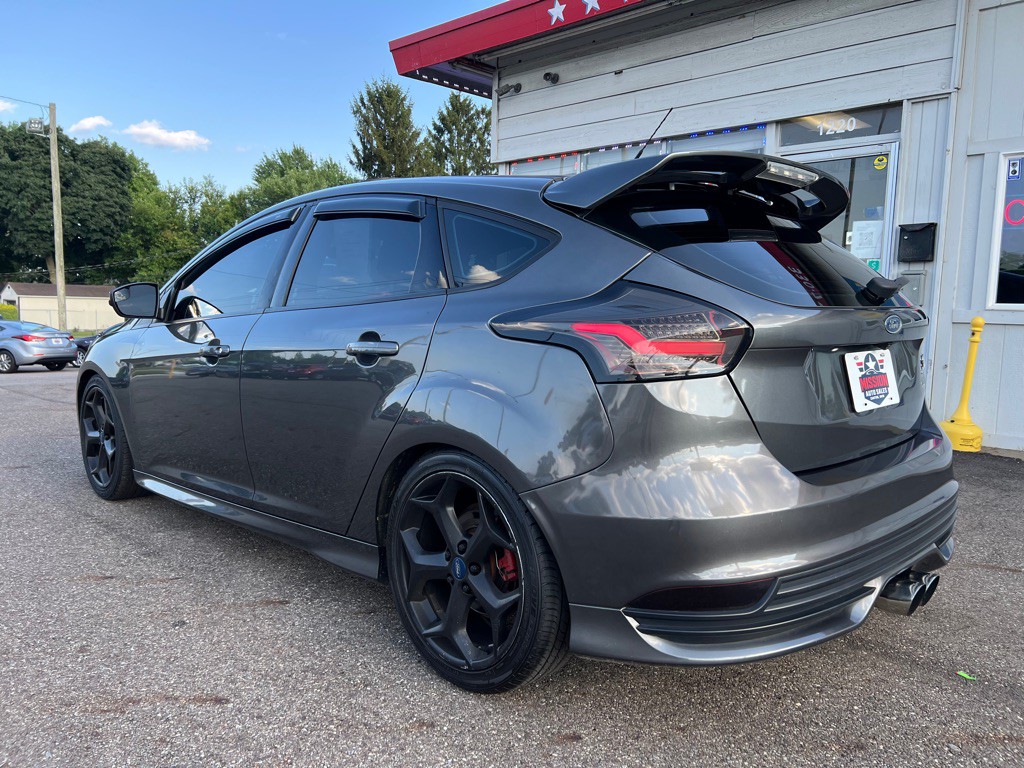 2016 Ford Focus Image 4