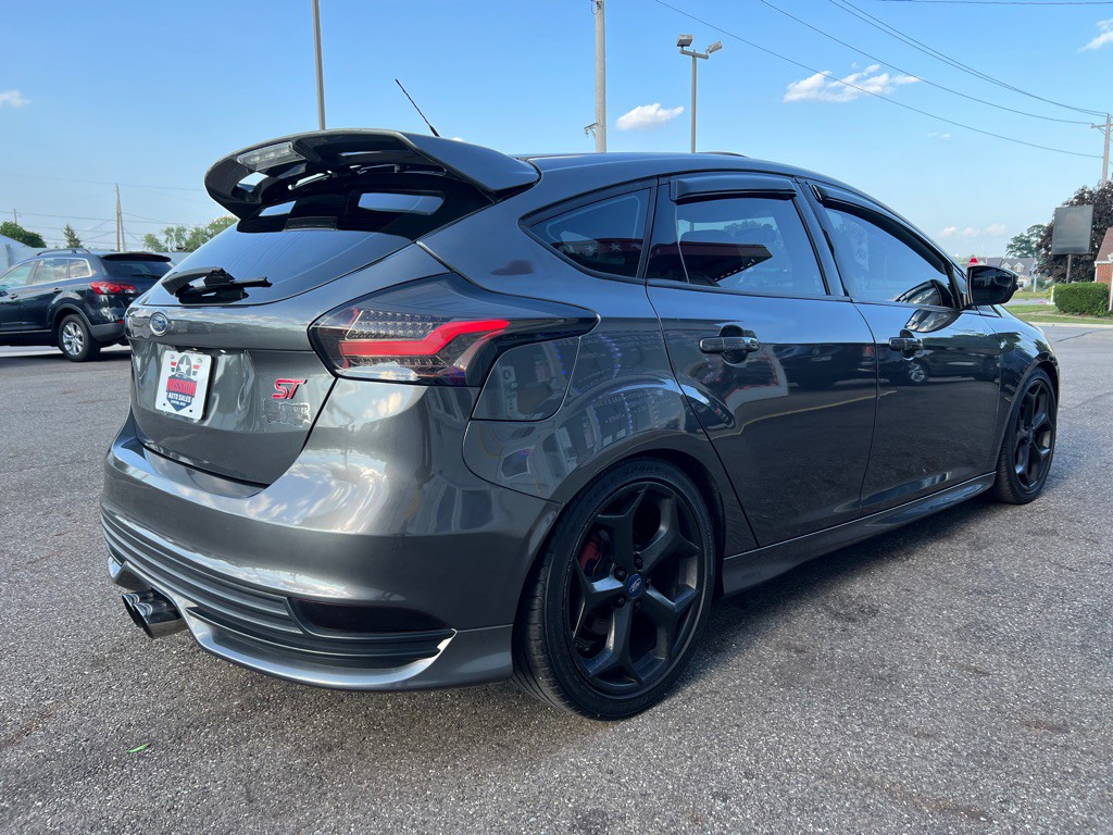 2016 Ford Focus Image 5