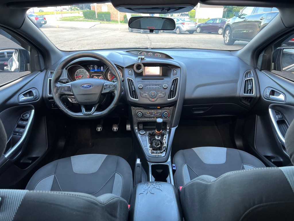 2016 Ford Focus Image 10