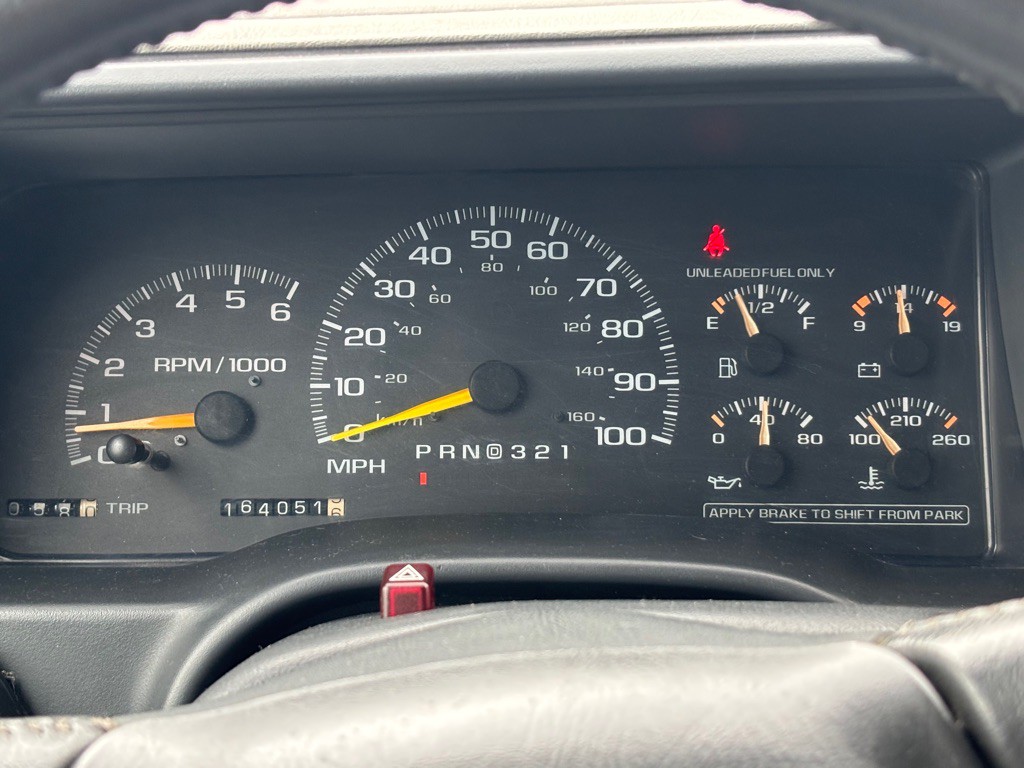 1999 Chevrolet Tahoe Image 12