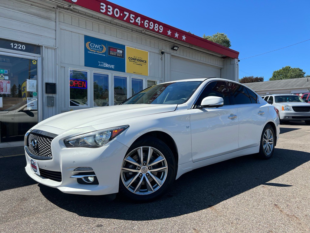 2015 INFINITI Q50 Image 1