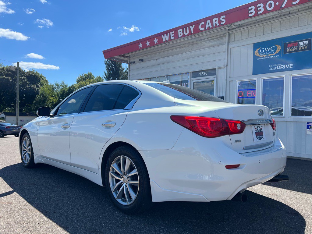 2015 INFINITI Q50 Image 4