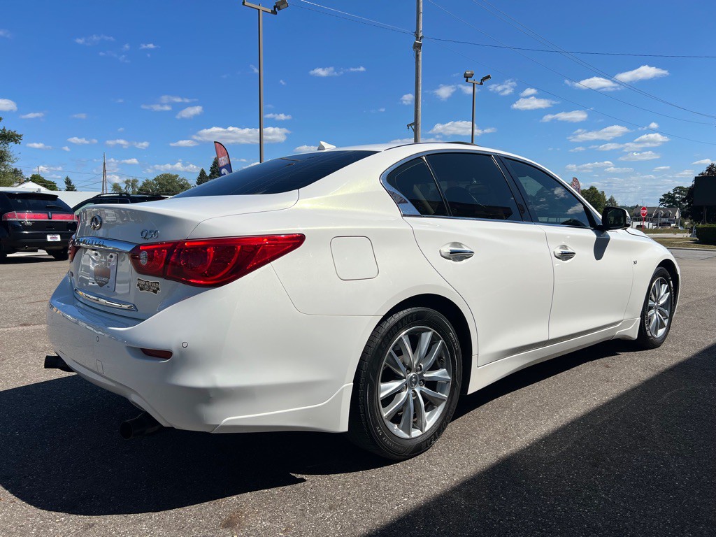 2015 INFINITI Q50 Image 5