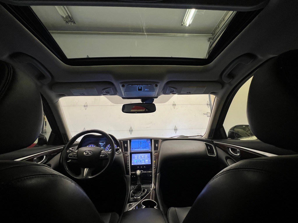 2015 INFINITI Q50 Image 12