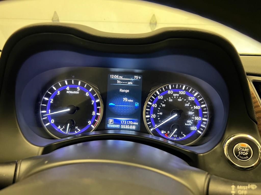 2015 INFINITI Q50 Image 16