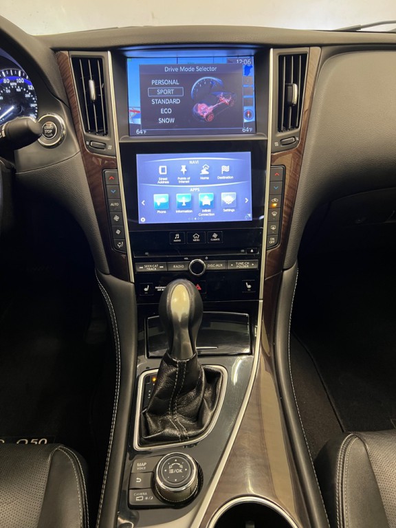 2015 INFINITI Q50 Image 17