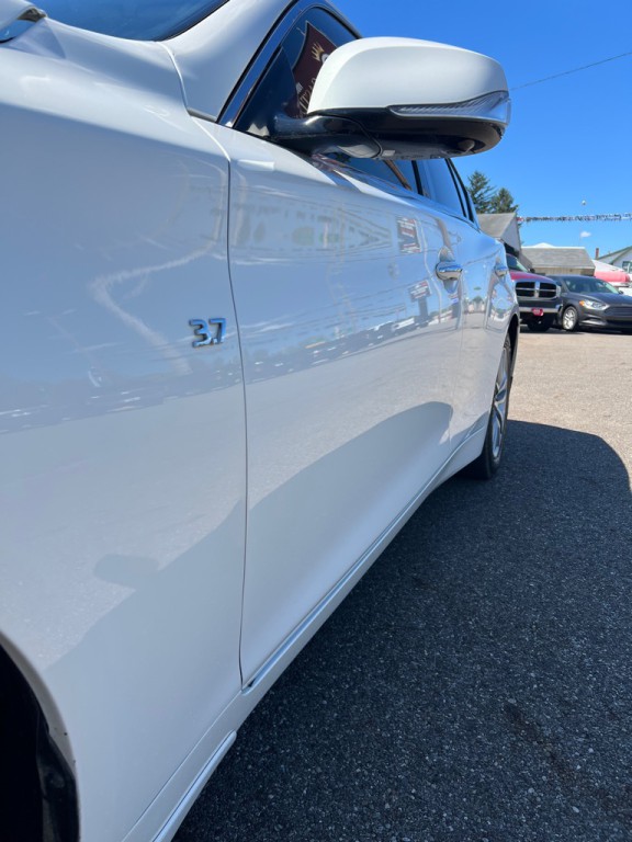 2015 INFINITI Q50 Image 22
