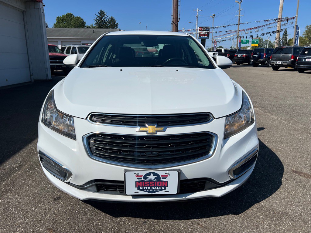 2016 Chevrolet Cruze Image 2