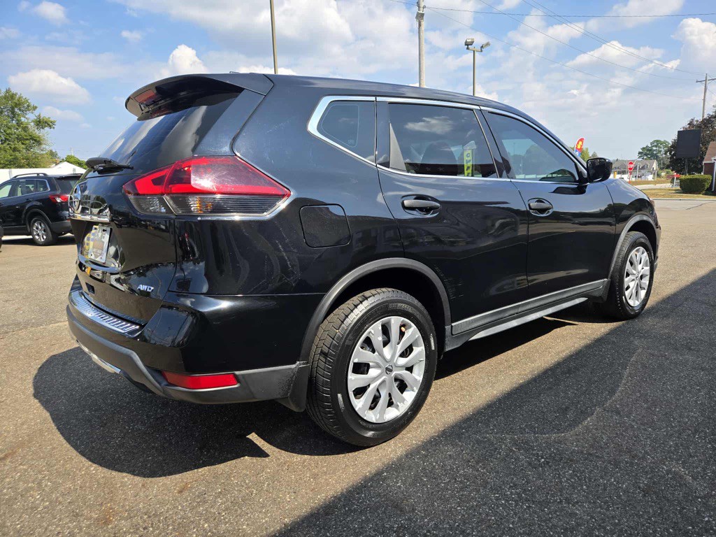 2018 Nissan Rogue Image 5