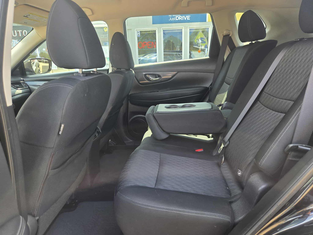 2018 Nissan Rogue Image 9