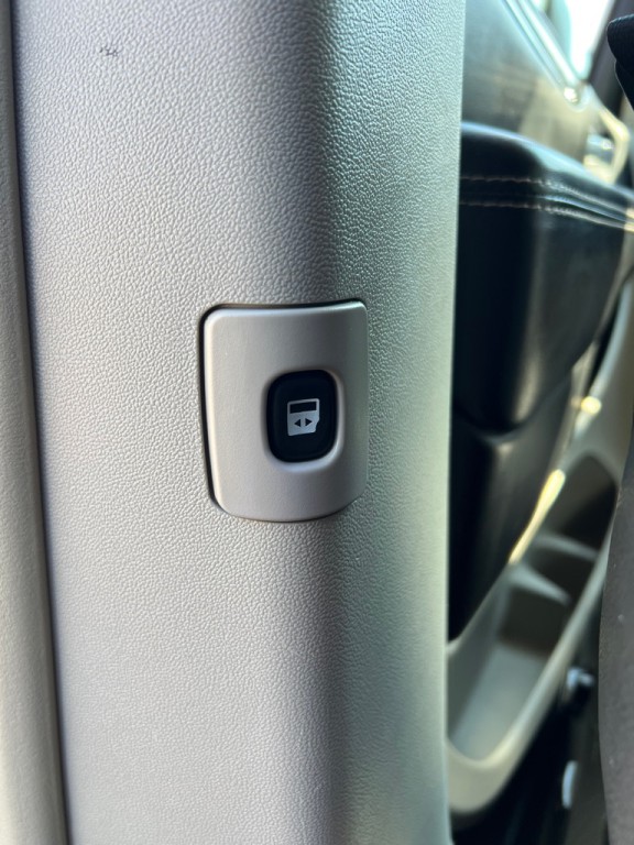 2014 Chrysler Town & Country Image 18