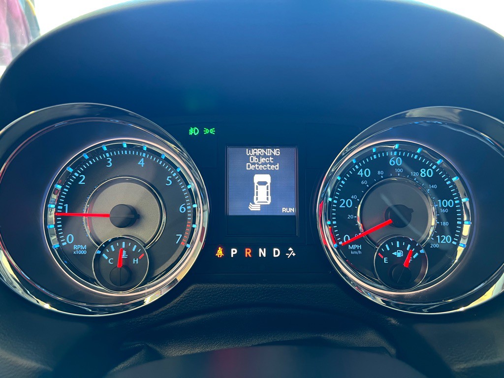 2014 Chrysler Town & Country Image 28