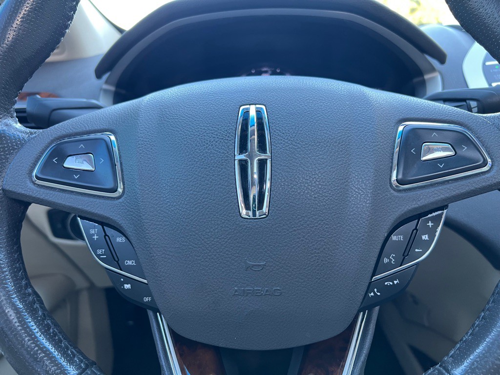 2014 Lincoln MKZ Image 18