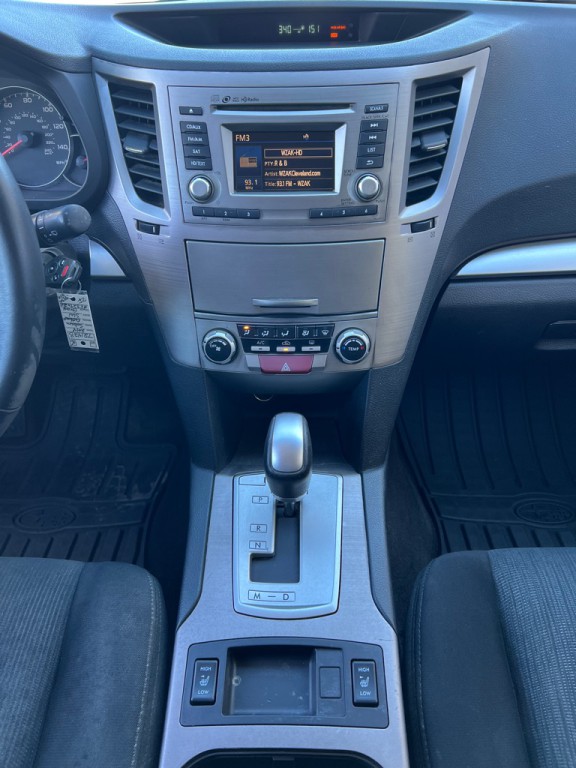 2014 Subaru Outback Image 17