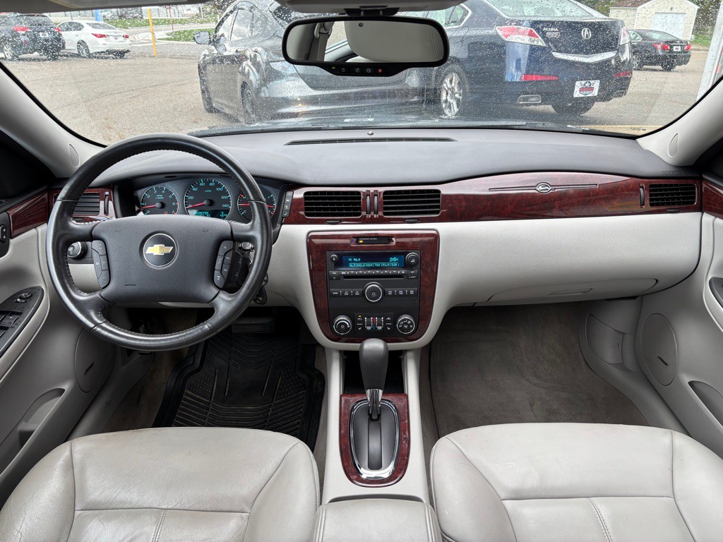 2010 Chevrolet Impala Image 11