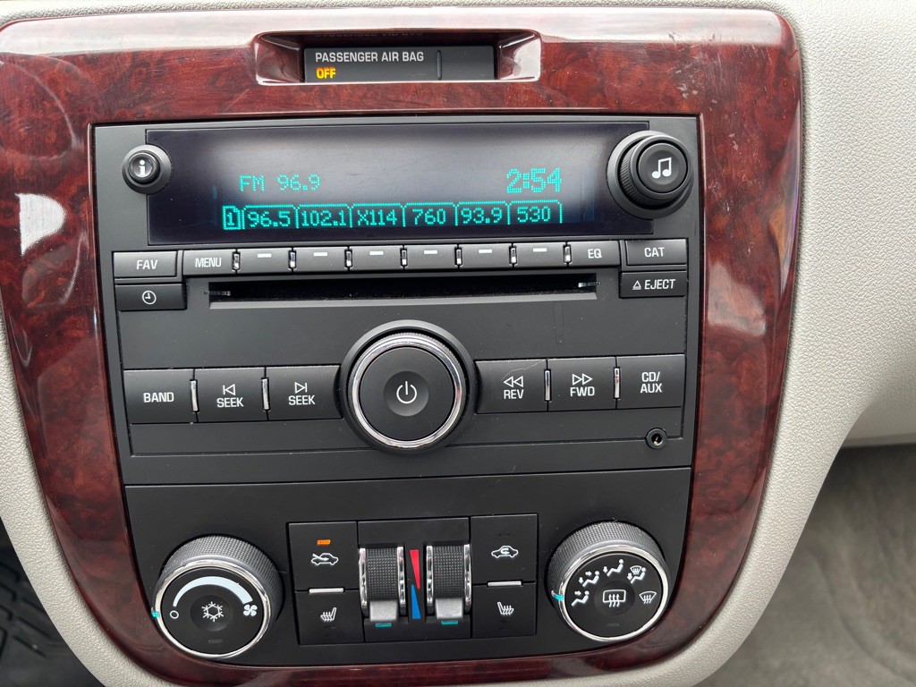 2010 Chevrolet Impala Image 13