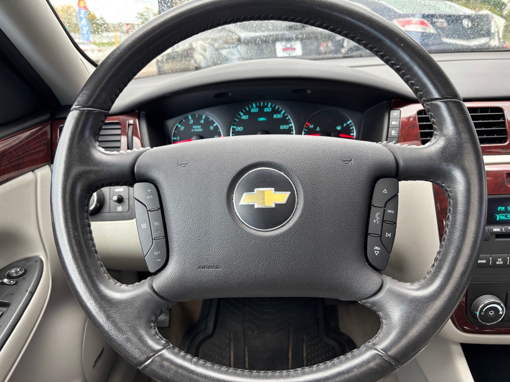 2010 Chevrolet Impala Image 15