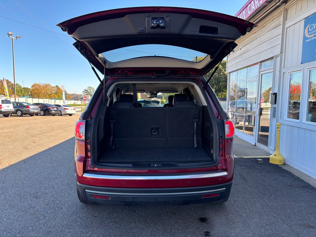 2017 GMC Acadia Image 9